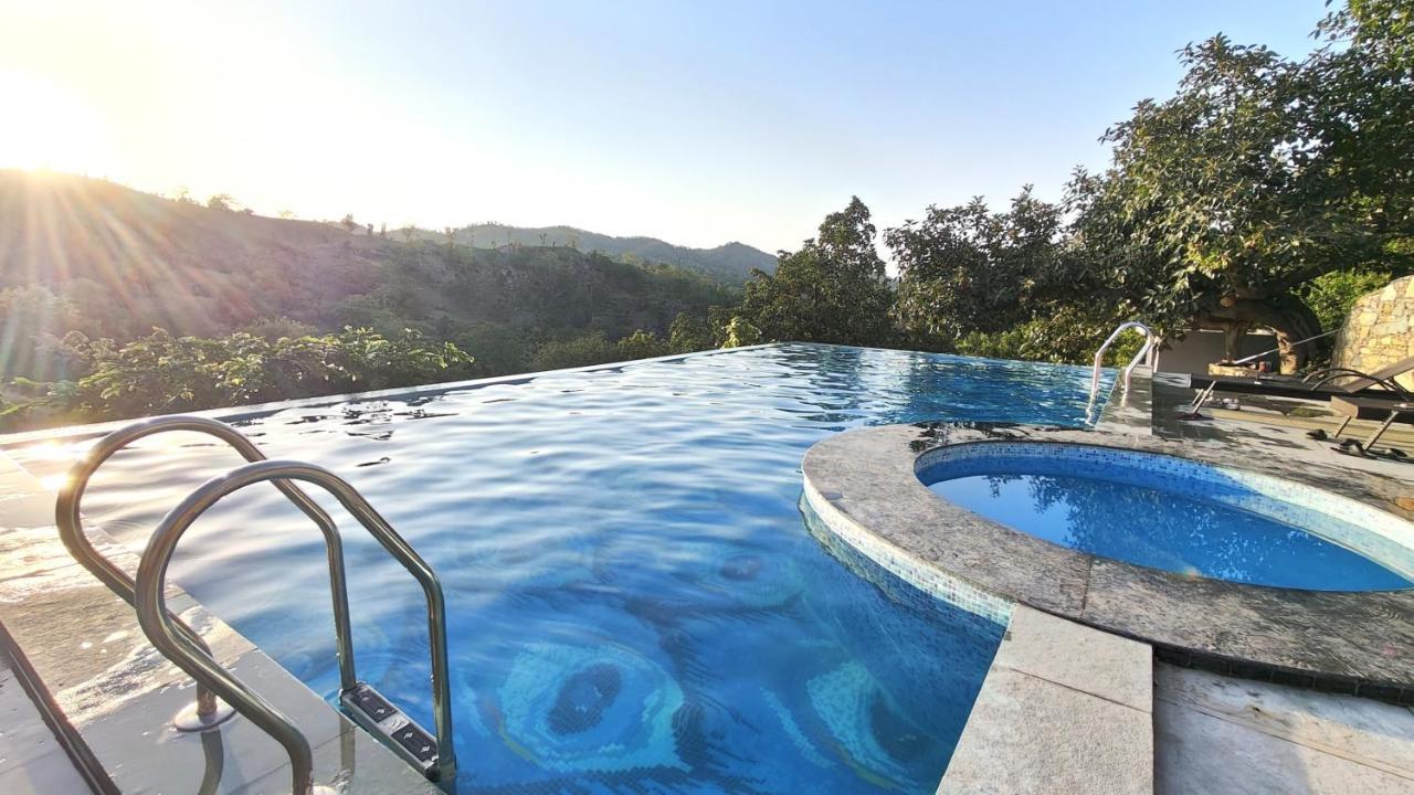 The Sky Imperial Pavoreal Jungle Resort Kumbhalgarh Eksteriør billede