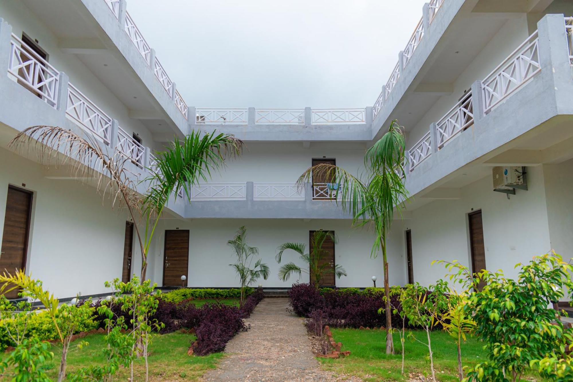 The Sky Imperial Pavoreal Jungle Resort Kumbhalgarh Eksteriør billede